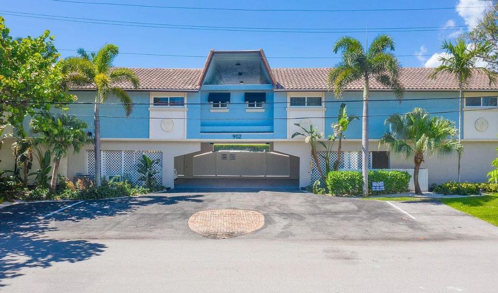 Photo of 902 Palm Avenue #Unit 4, Boca Raton, FL 33432 (MLS # B26009110)