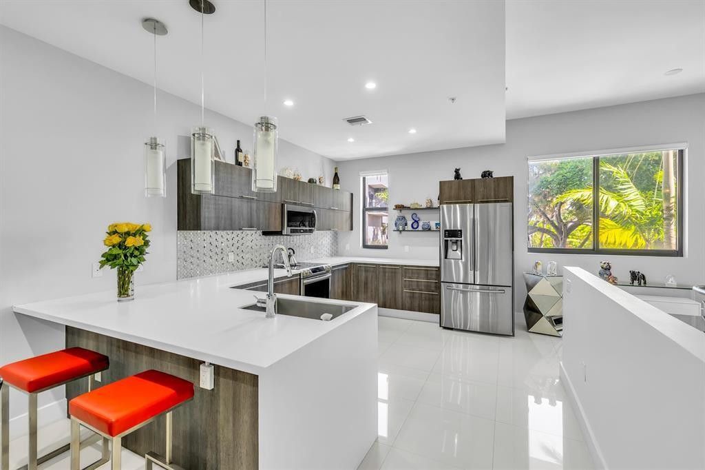 Photo of 462 SE 1st Circle, Pompano Beach, FL 33060 (MLS # F10544656)