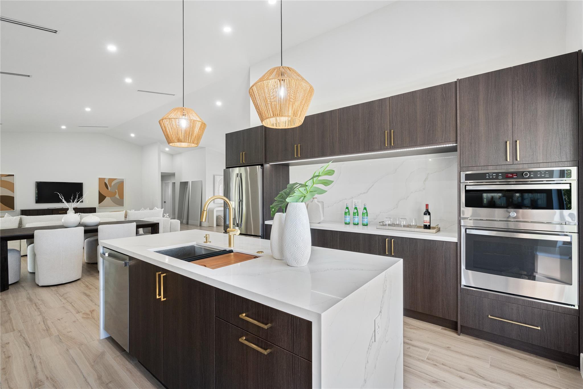 GREEN MEADOWS - Residential