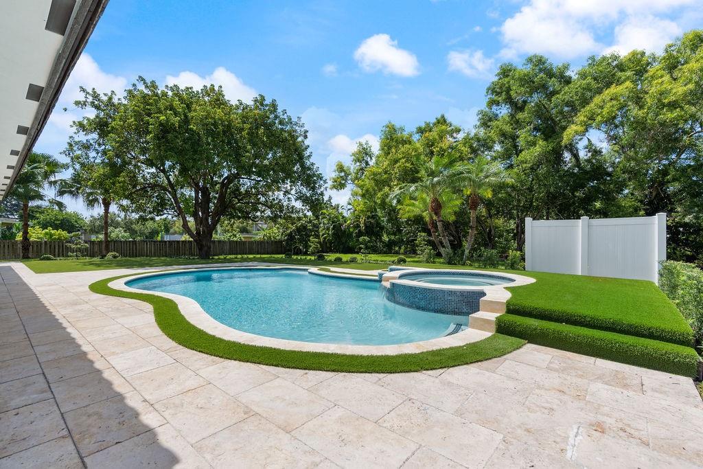 GREEN MEADOWS - Residential