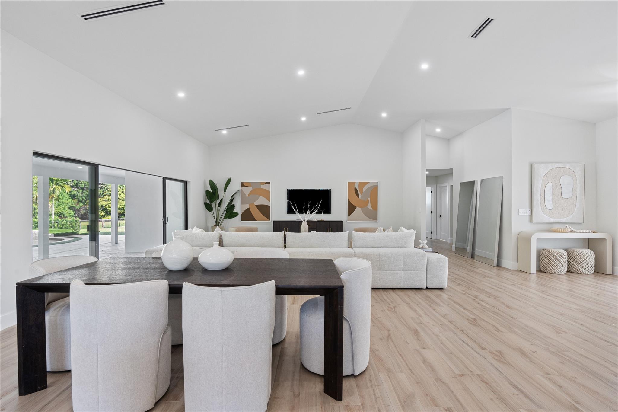 GREEN MEADOWS - Residential