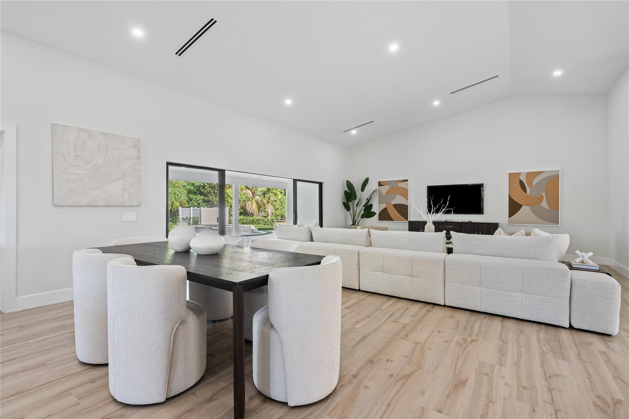 GREEN MEADOWS - Residential