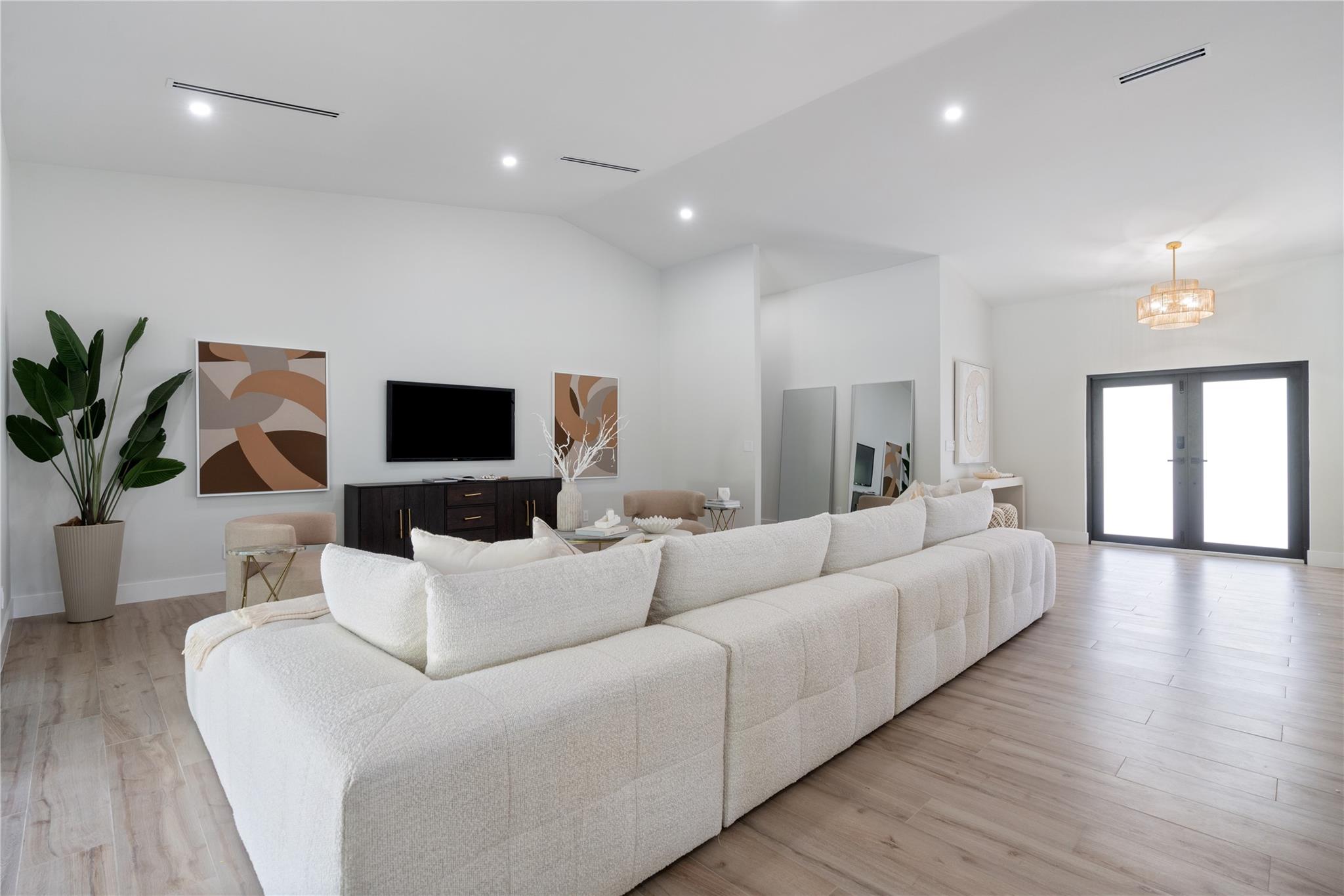 GREEN MEADOWS - Residential