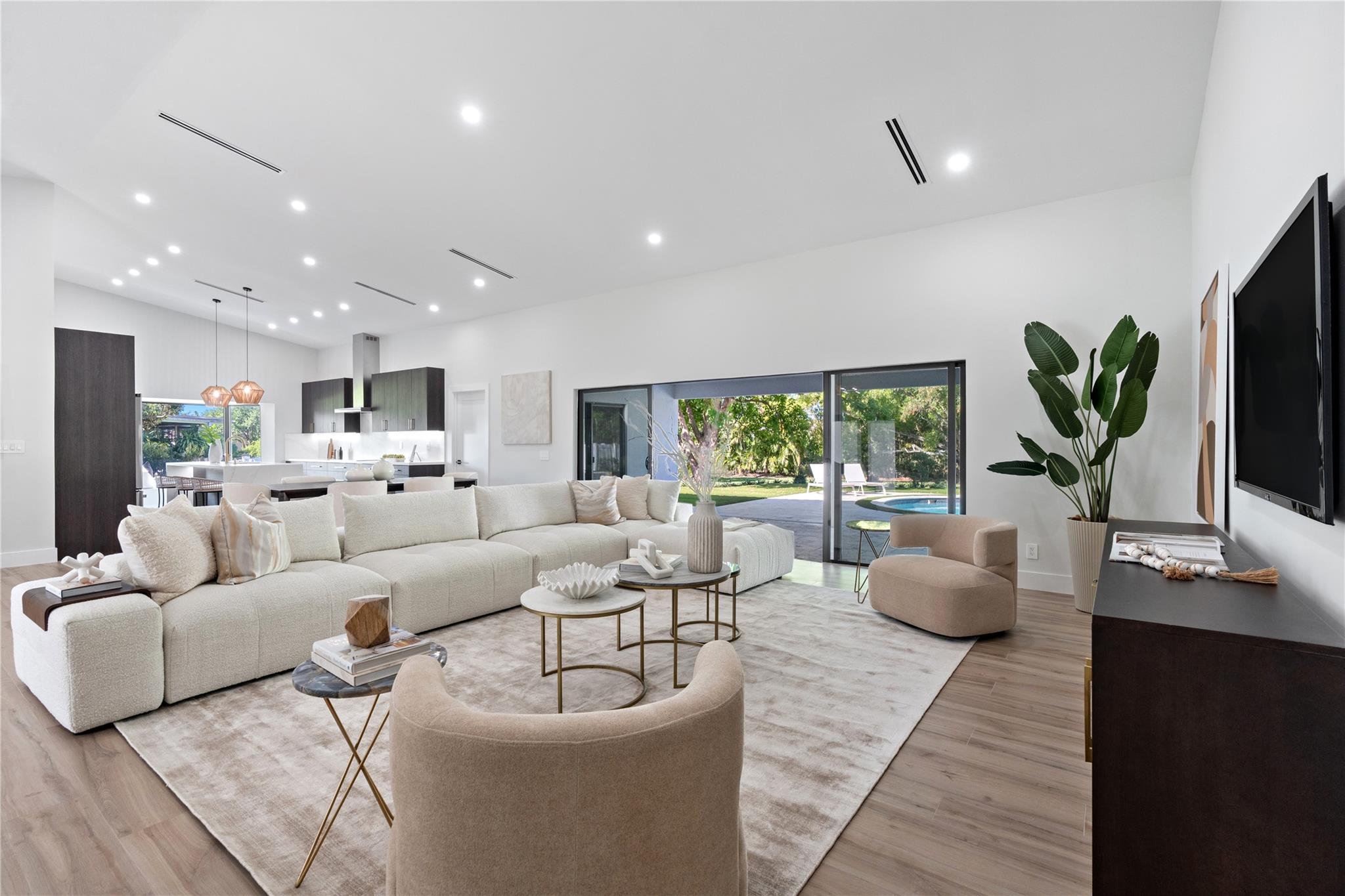 GREEN MEADOWS - Residential