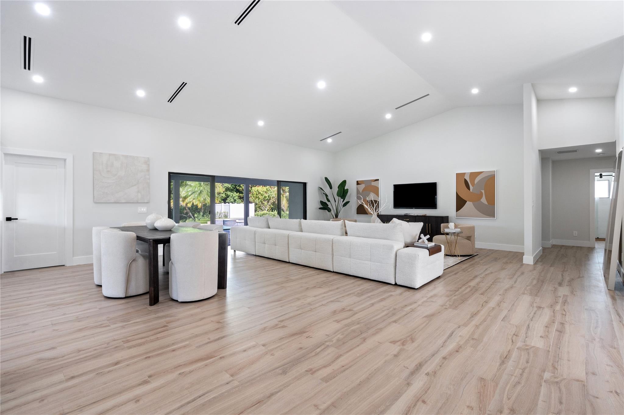 GREEN MEADOWS - Residential