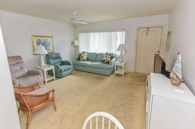 MURRY HILLS APT BLDG CONDO - Residential Lease