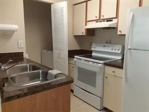 ROYAL POINCIANA CONDO - Residential Lease