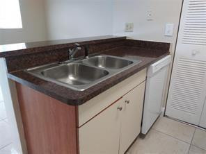 ROYAL POINCIANA CONDO - Residential Lease