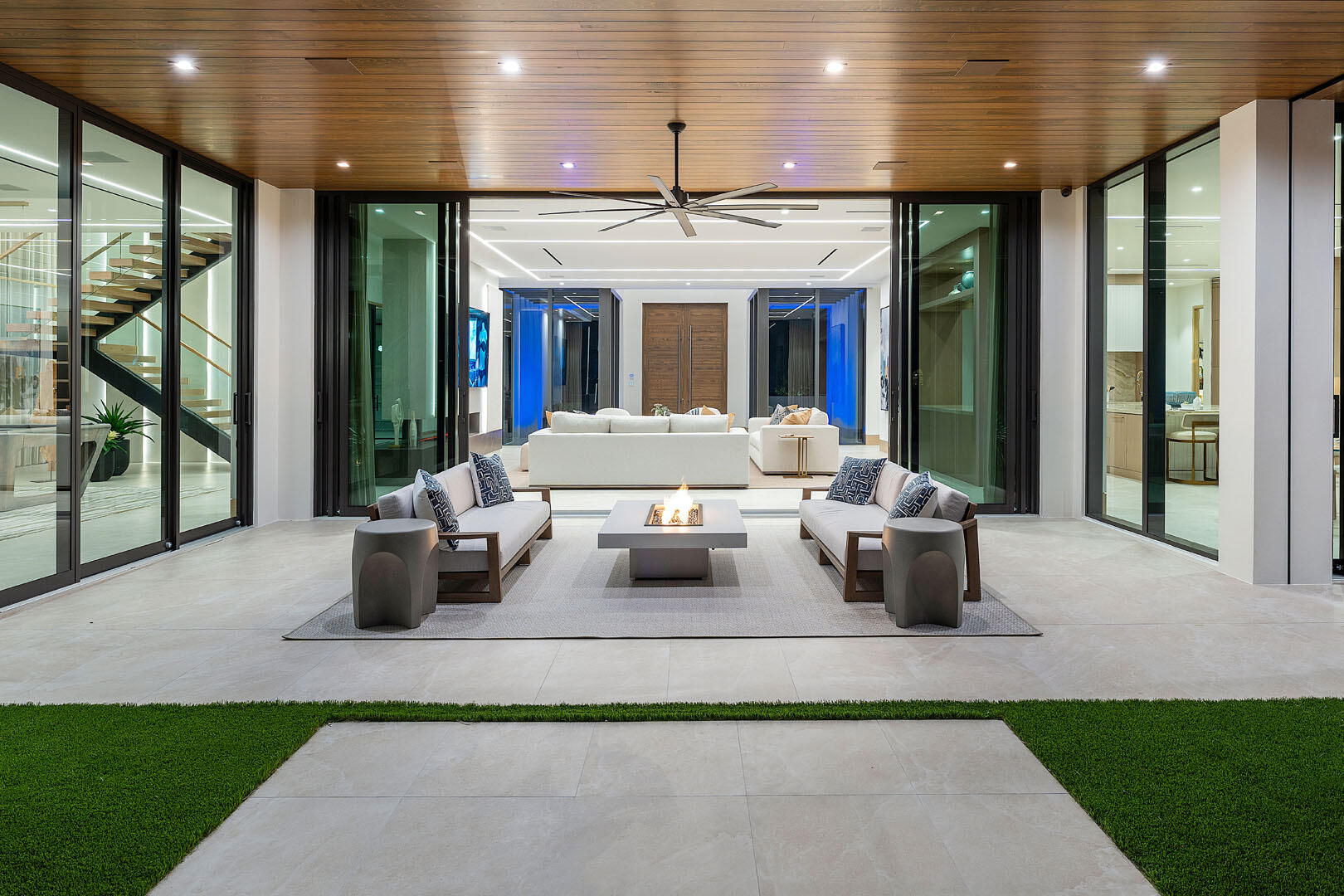 ROYAL PALM YACHT & COUNTR - Residential