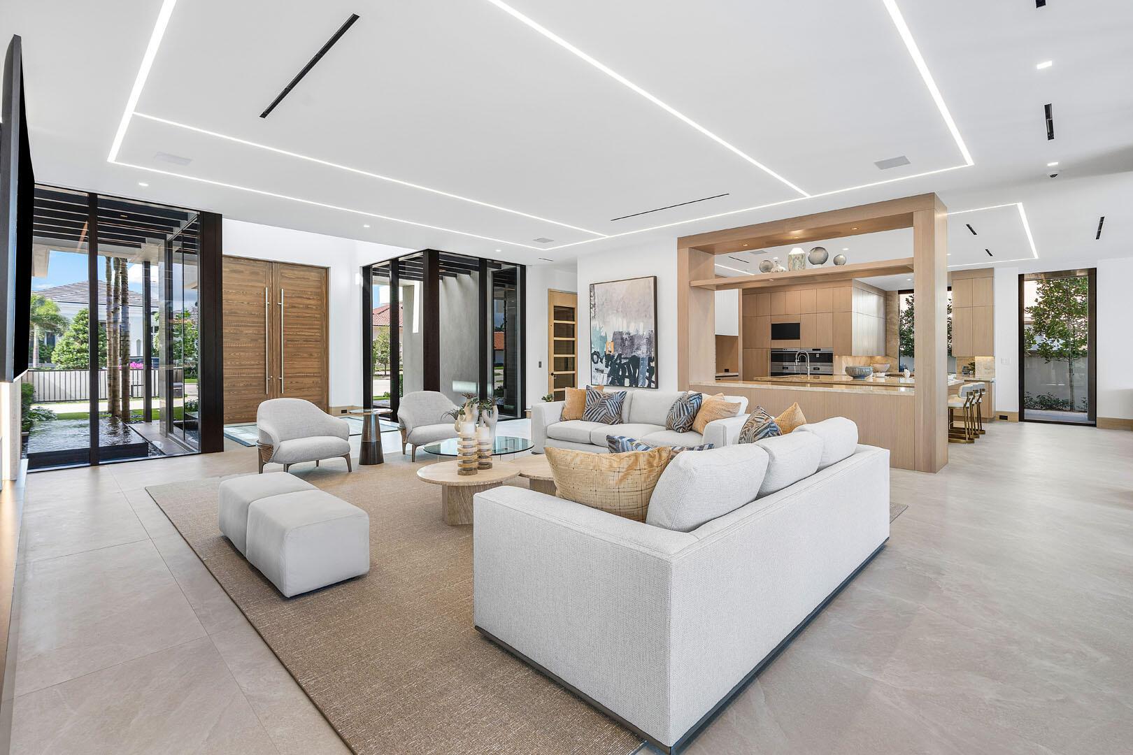 ROYAL PALM YACHT & COUNTR - Residential