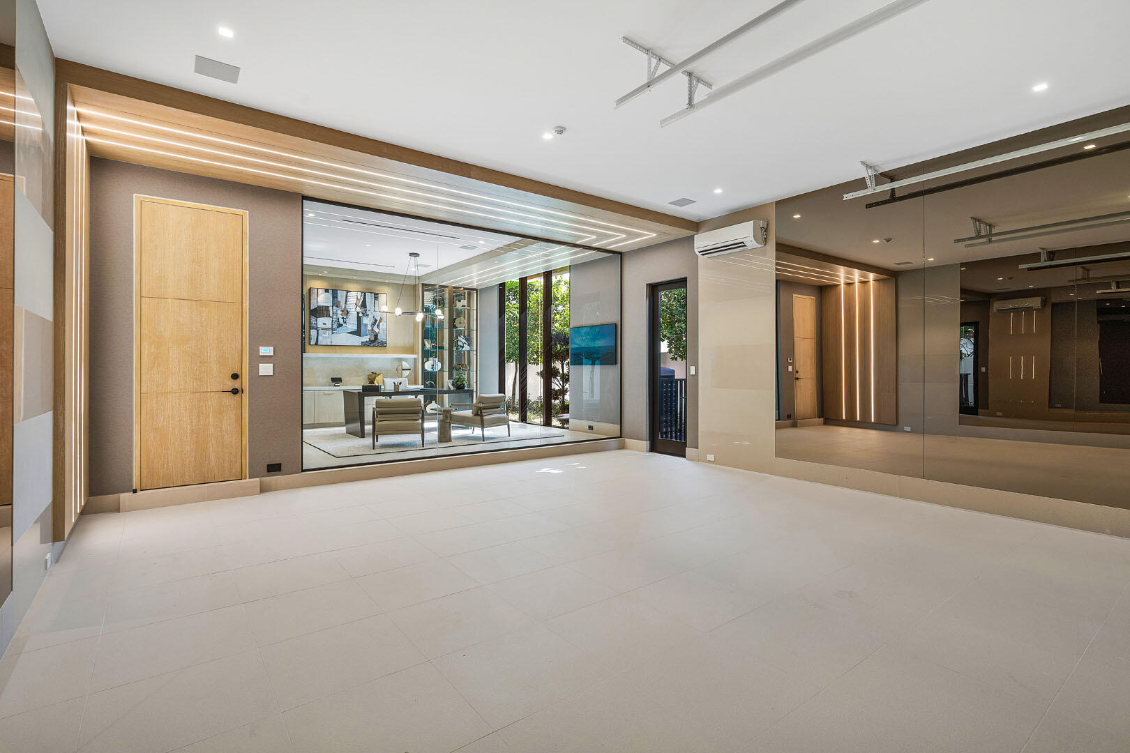 ROYAL PALM YACHT & COUNTR - Residential