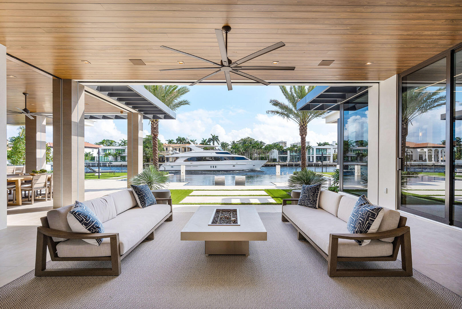 ROYAL PALM YACHT & COUNTR - Residential