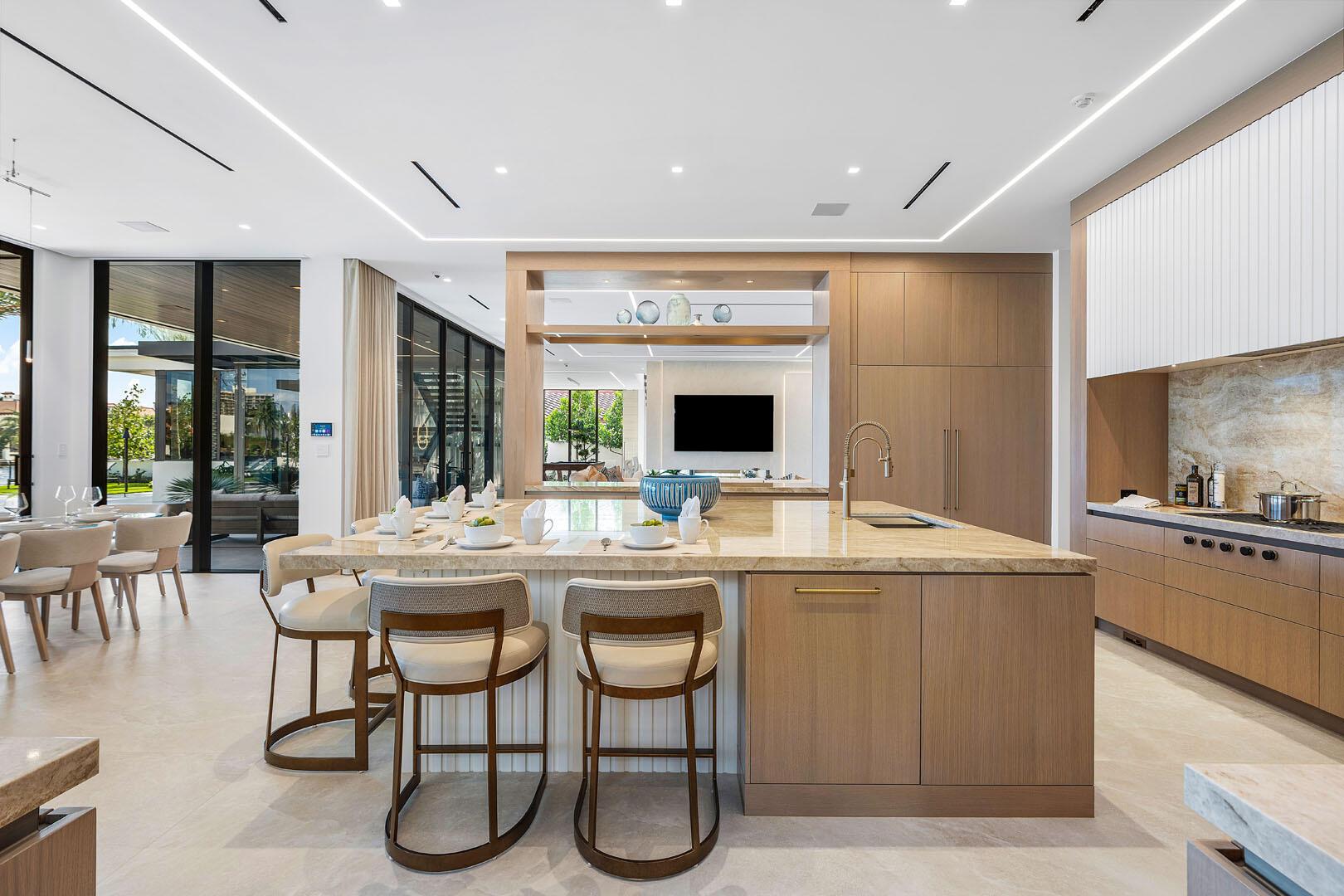 ROYAL PALM YACHT & COUNTR - Residential