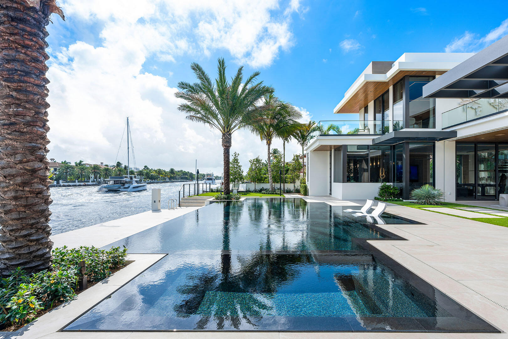 ROYAL PALM YACHT & COUNTR - Residential