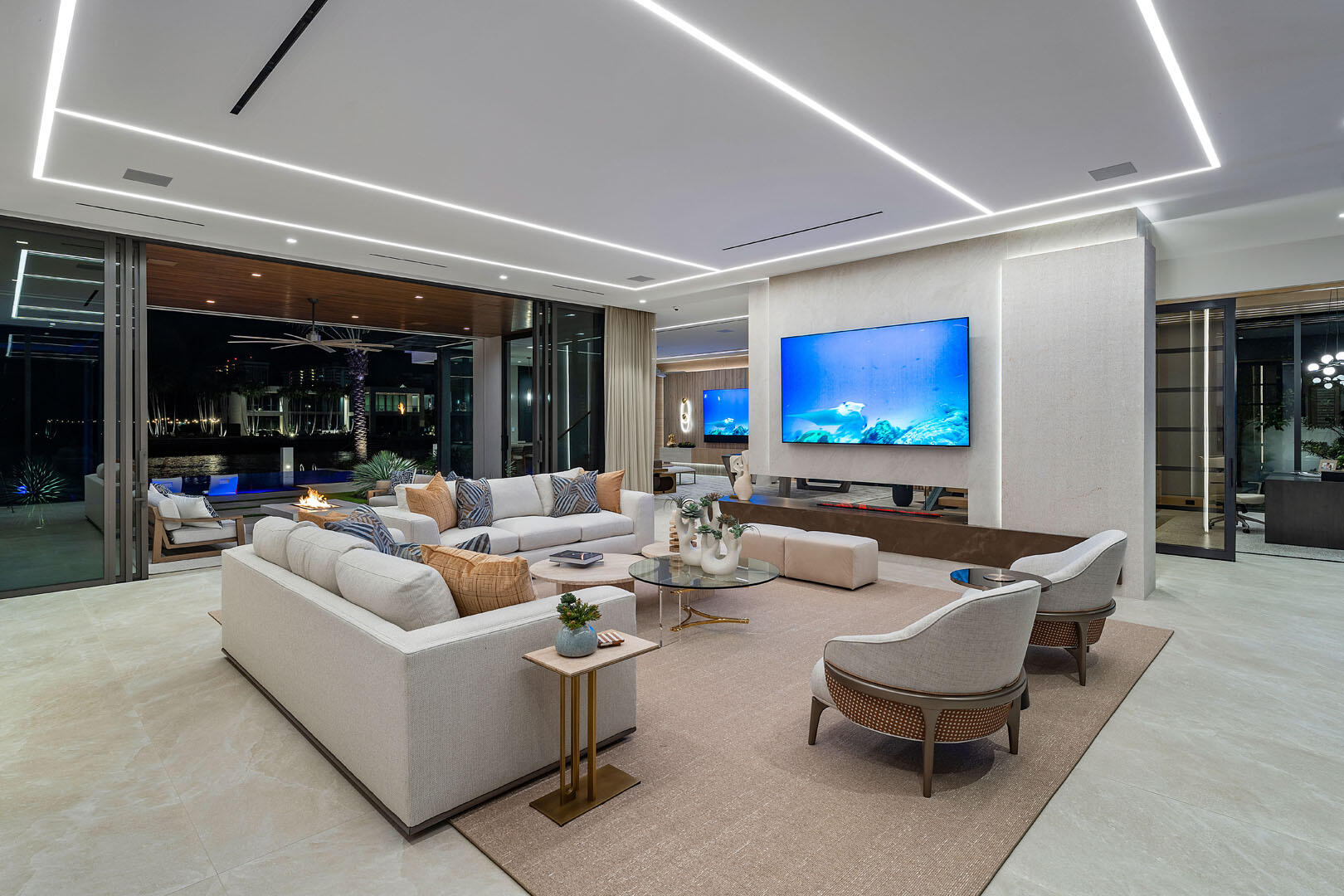 ROYAL PALM YACHT & COUNTR - Residential