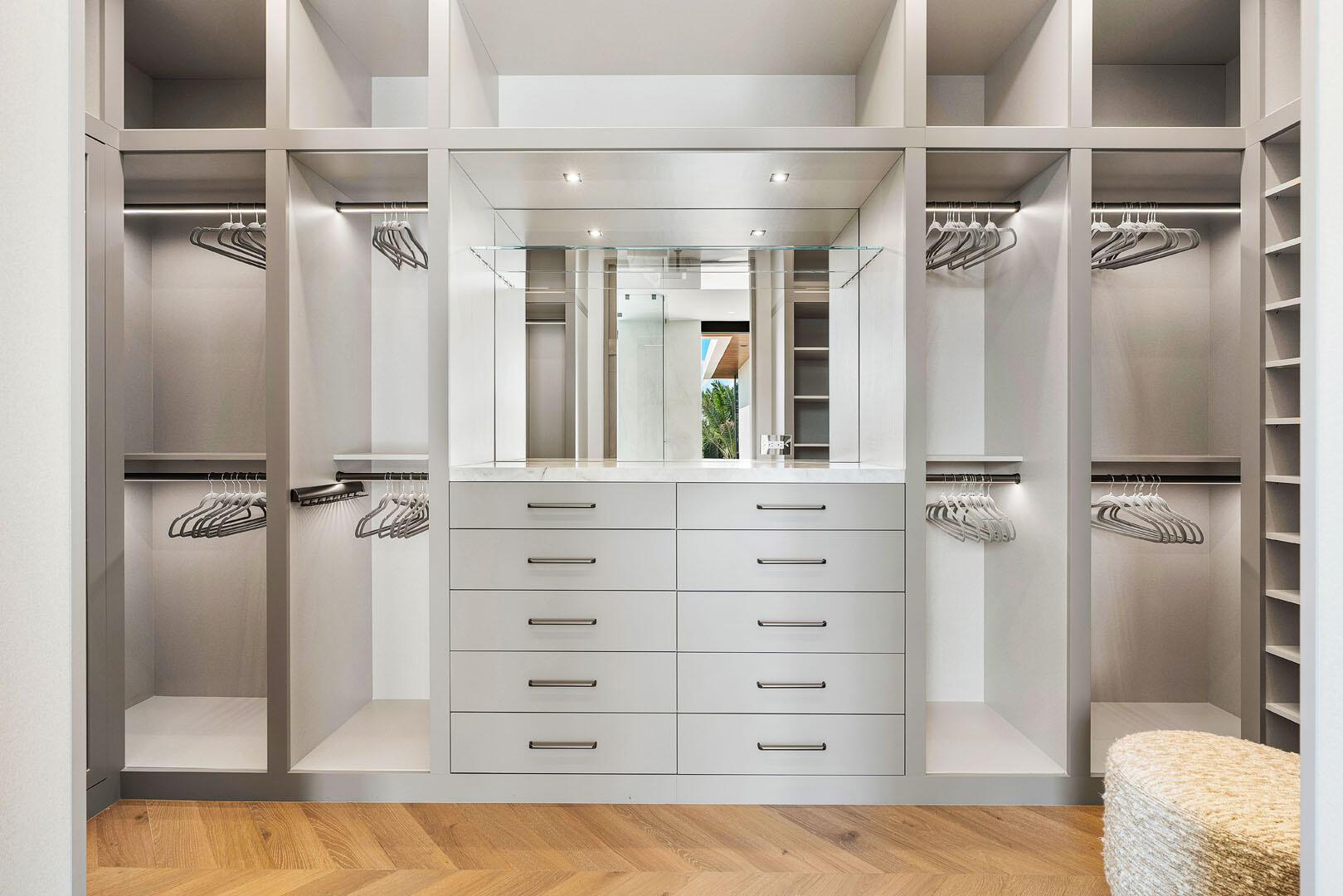 ROYAL PALM YACHT & COUNTR - Residential