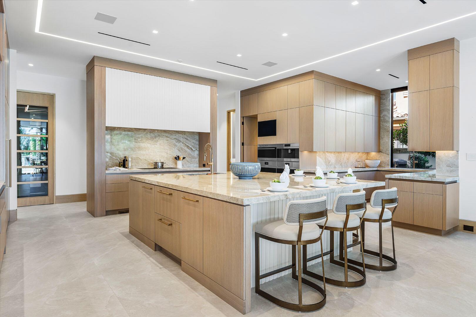 ROYAL PALM YACHT & COUNTR - Residential