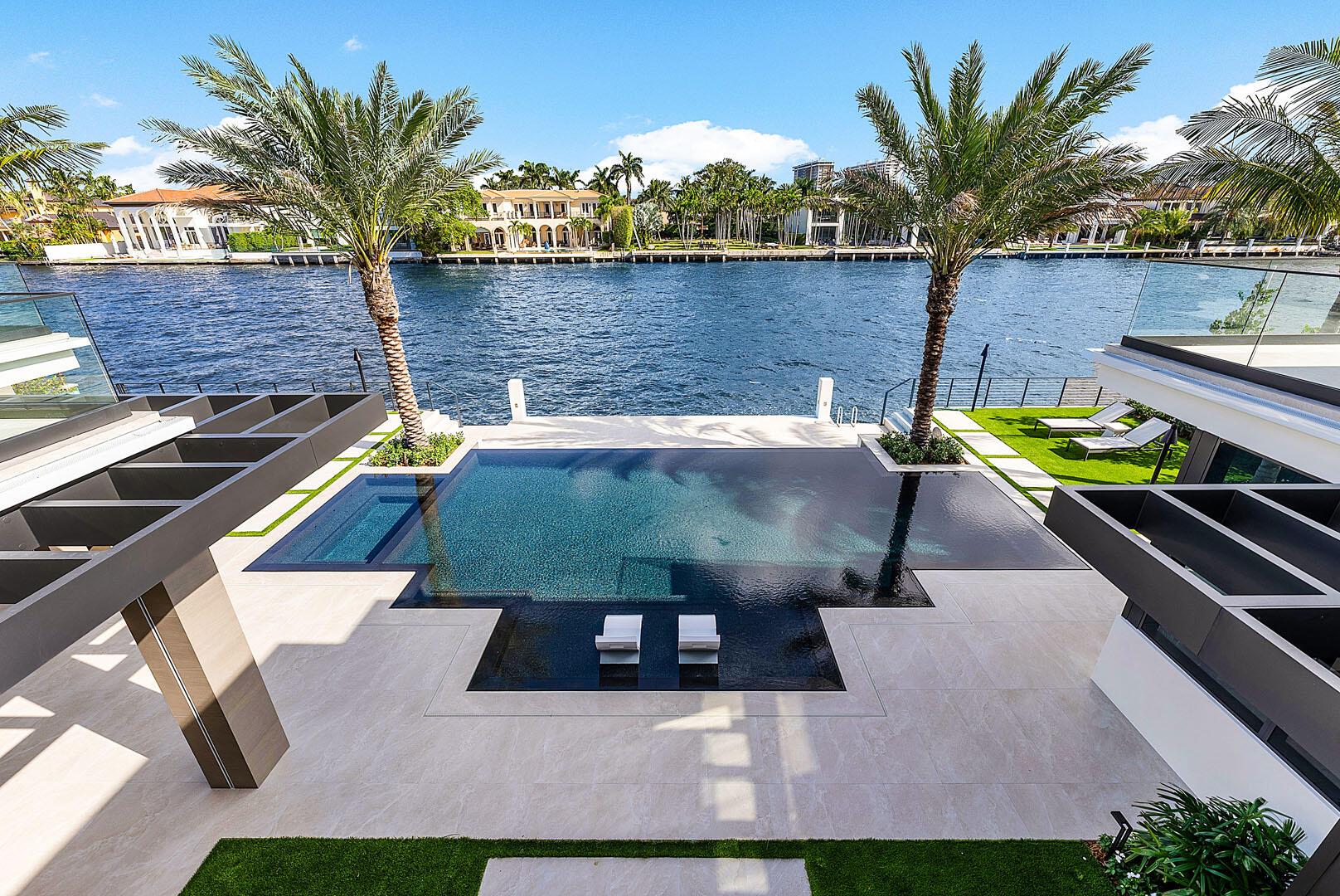 ROYAL PALM YACHT & COUNTR - Residential