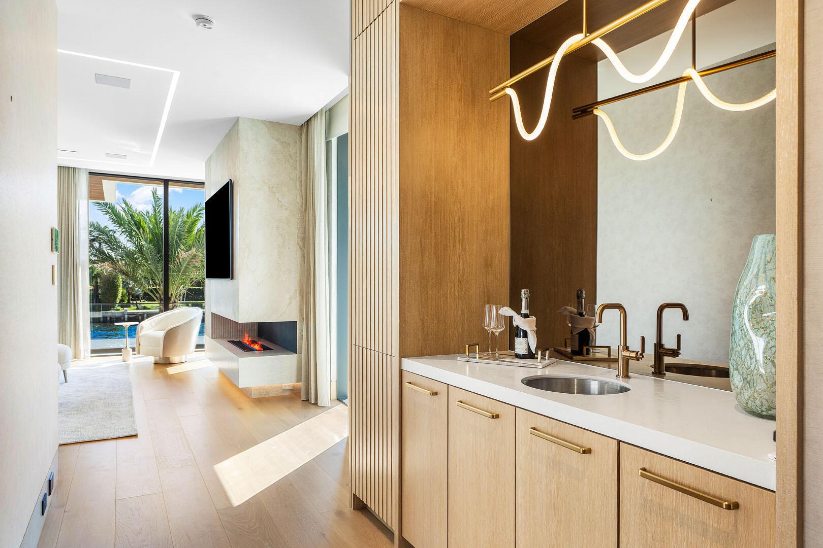 ROYAL PALM YACHT & COUNTR - Residential