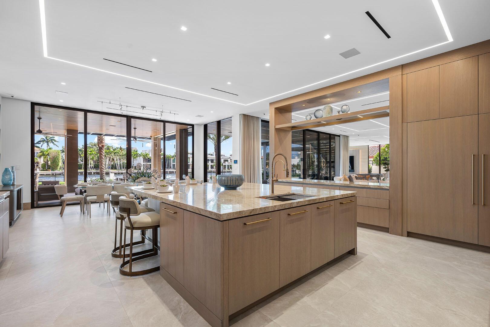 ROYAL PALM YACHT & COUNTR - Residential