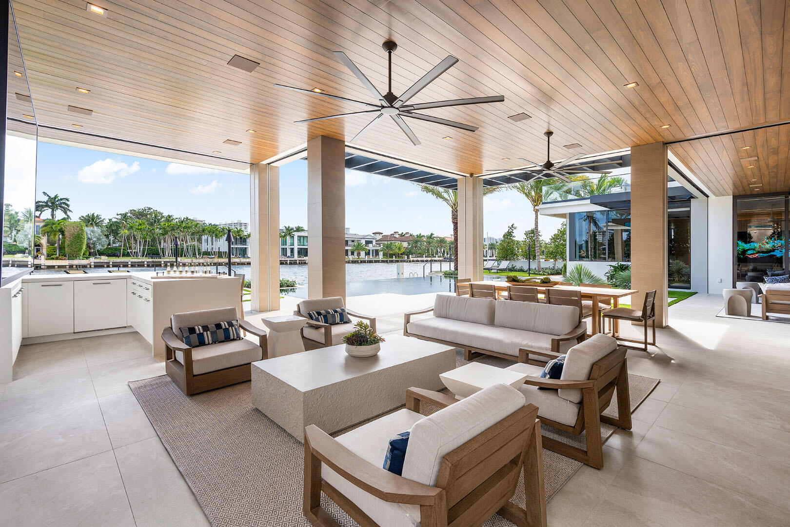 ROYAL PALM YACHT & COUNTR - Residential