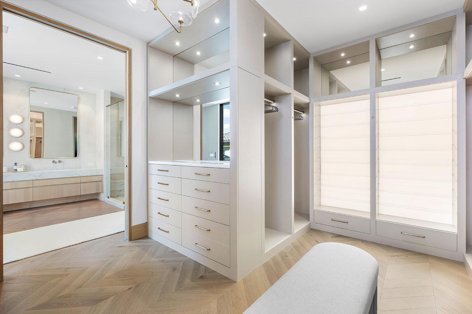 ROYAL PALM YACHT & COUNTR - Residential