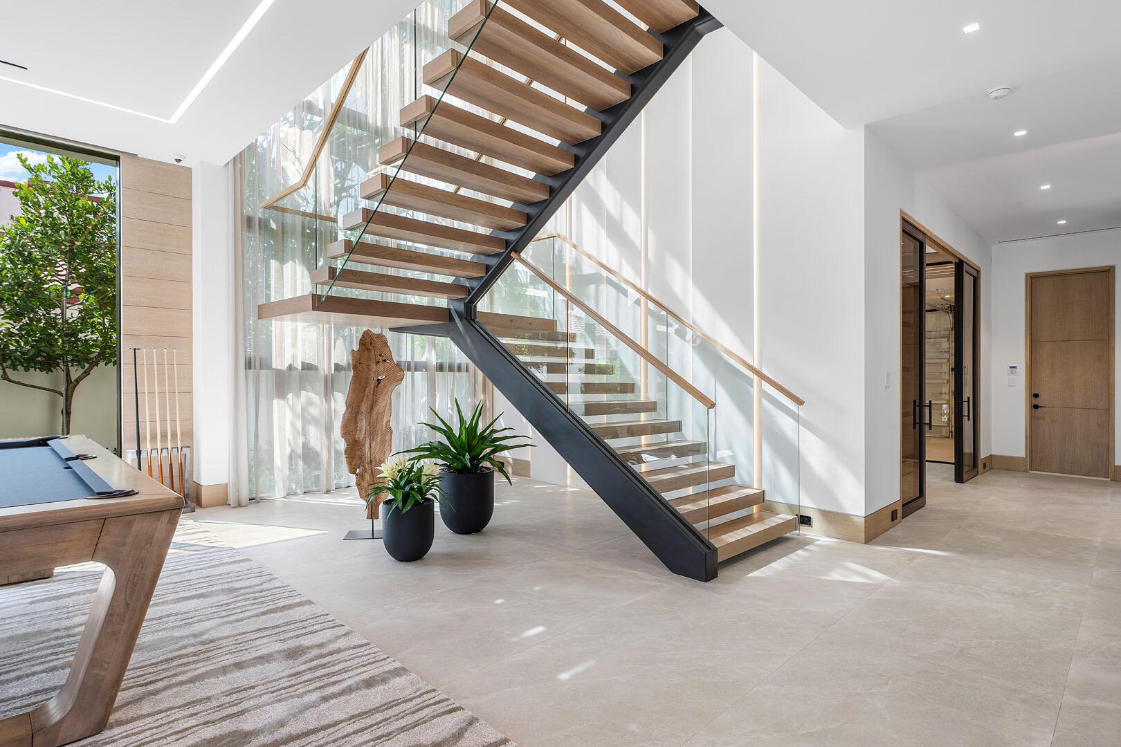 ROYAL PALM YACHT & COUNTR - Residential