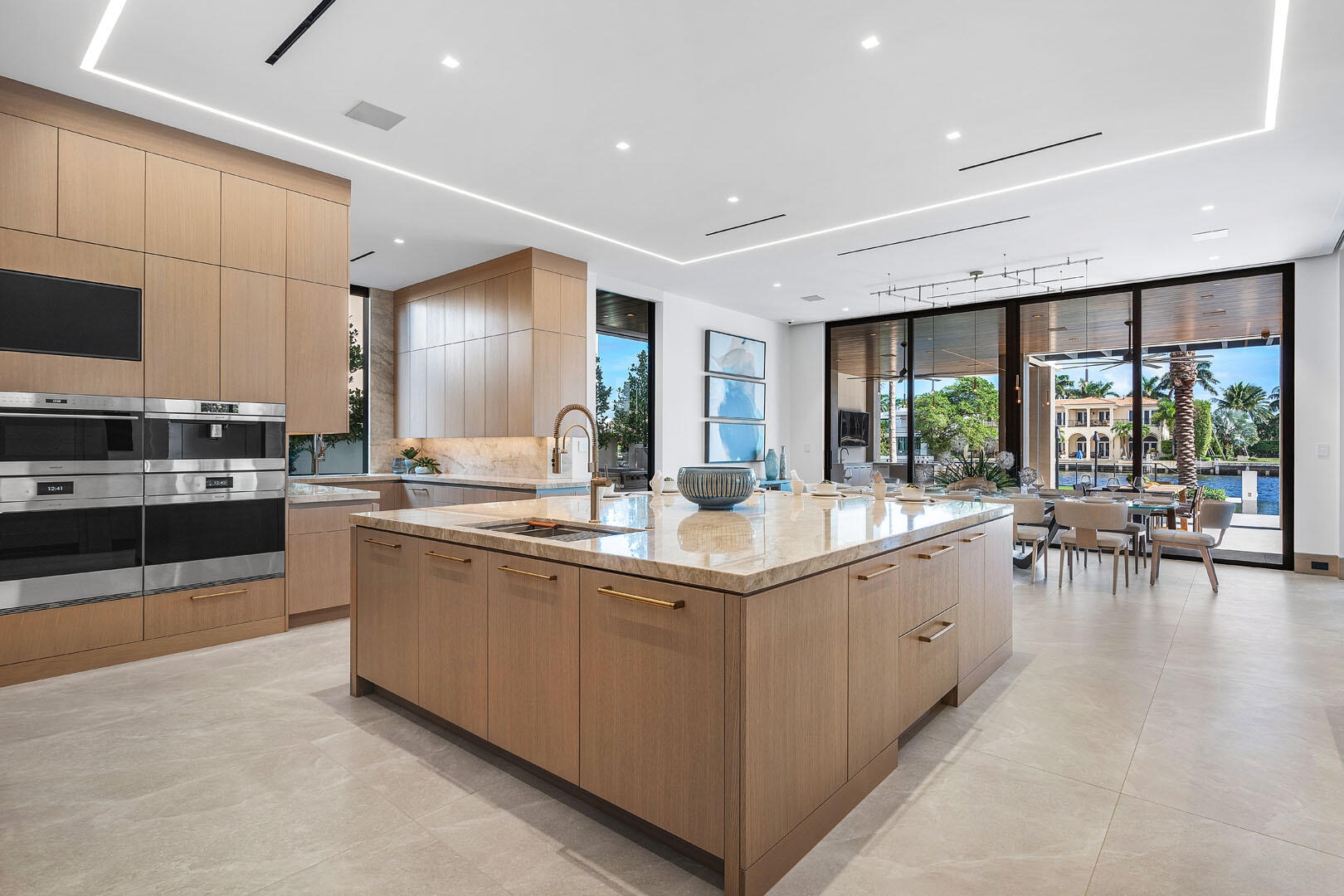 ROYAL PALM YACHT & COUNTR - Residential