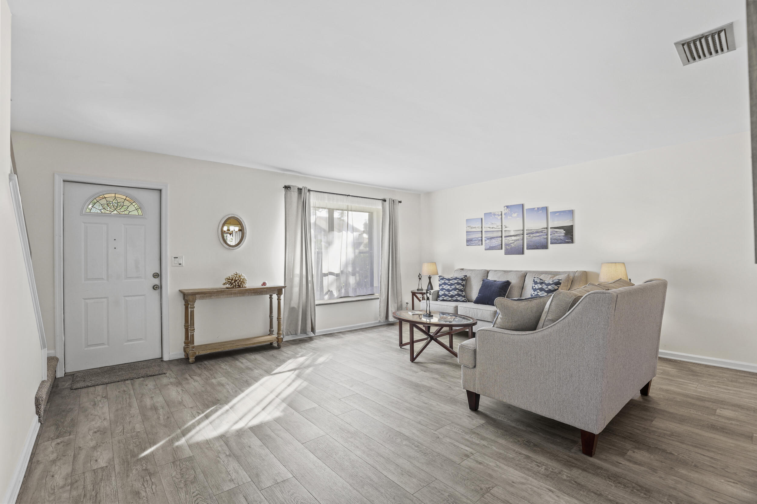 1089 Raintree Drive, Palm Beach Gardens, FL, 33410/$435,000 3 1089 Raintree Drive