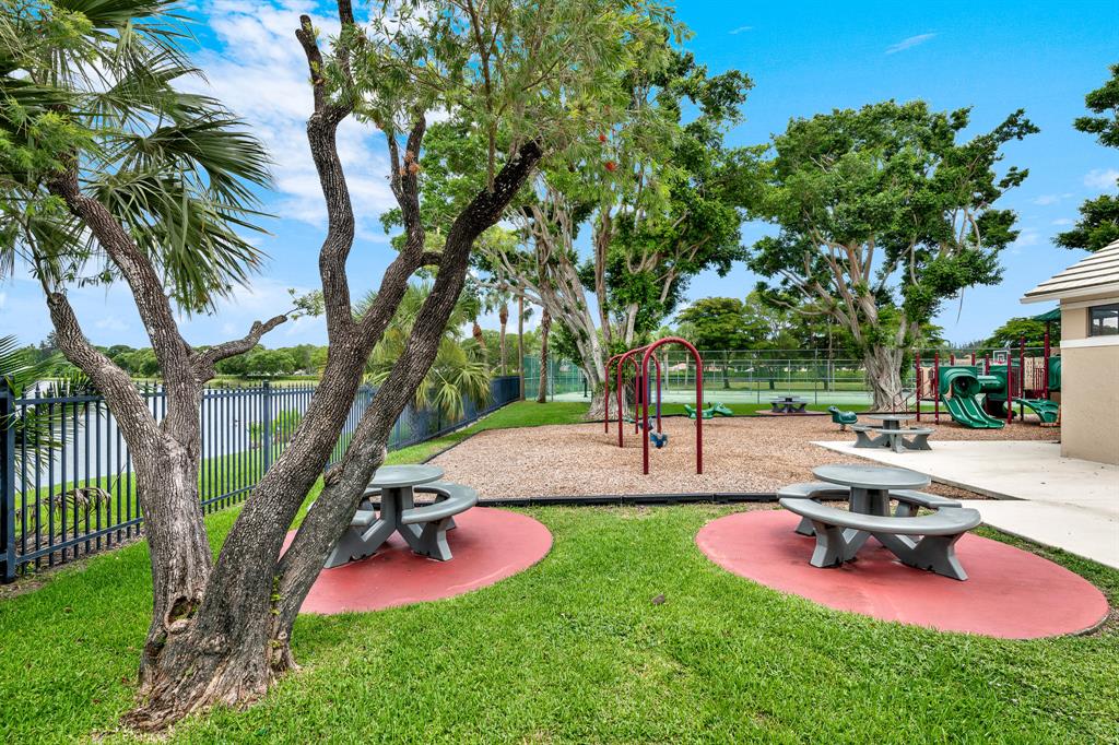 AMBER BAY - Residential