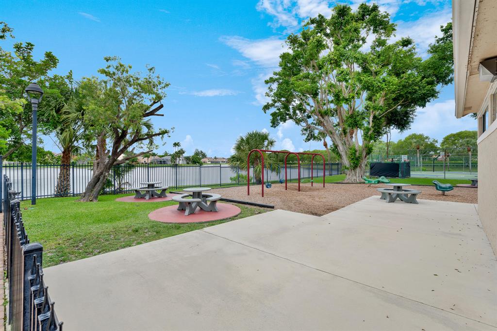 AMBER BAY - Residential