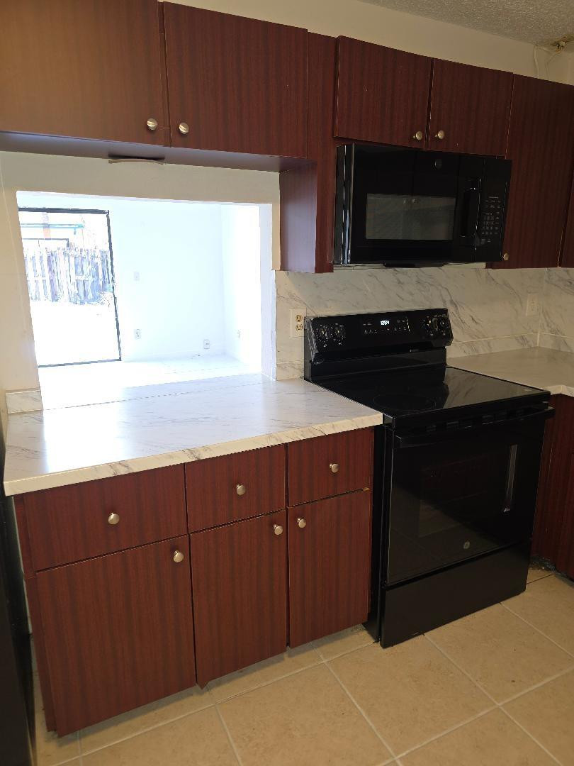 INVERRARY 32 - Residential