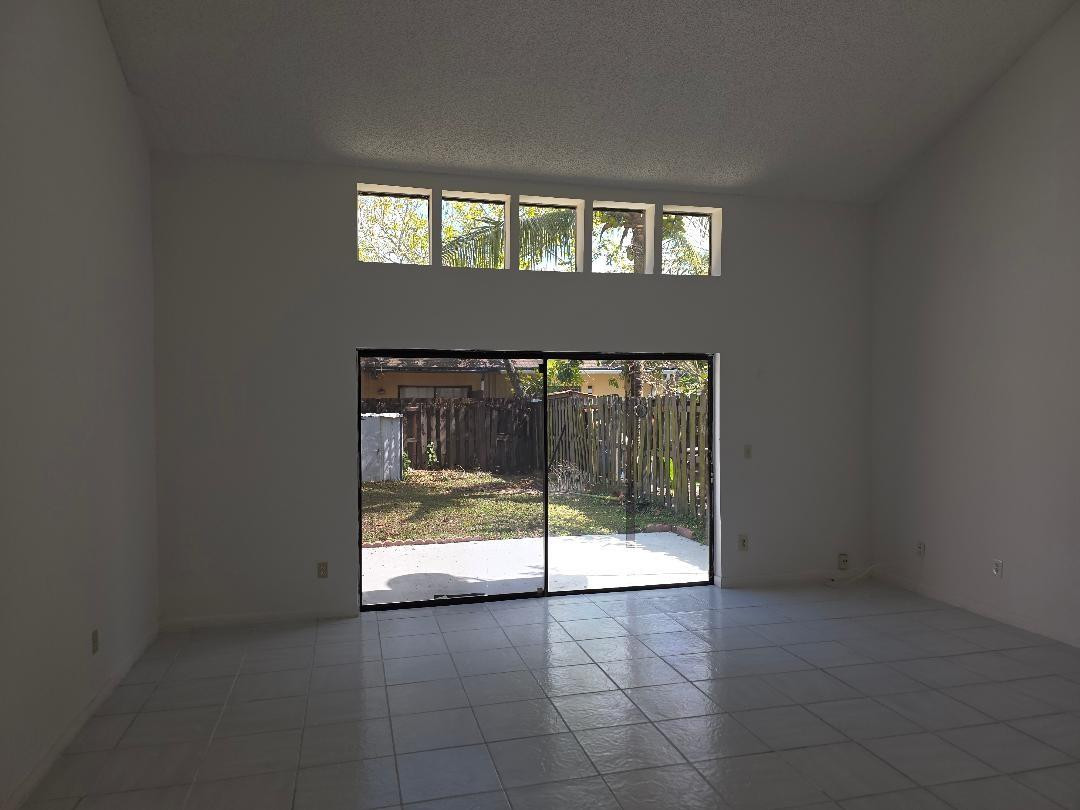 INVERRARY 32 - Residential