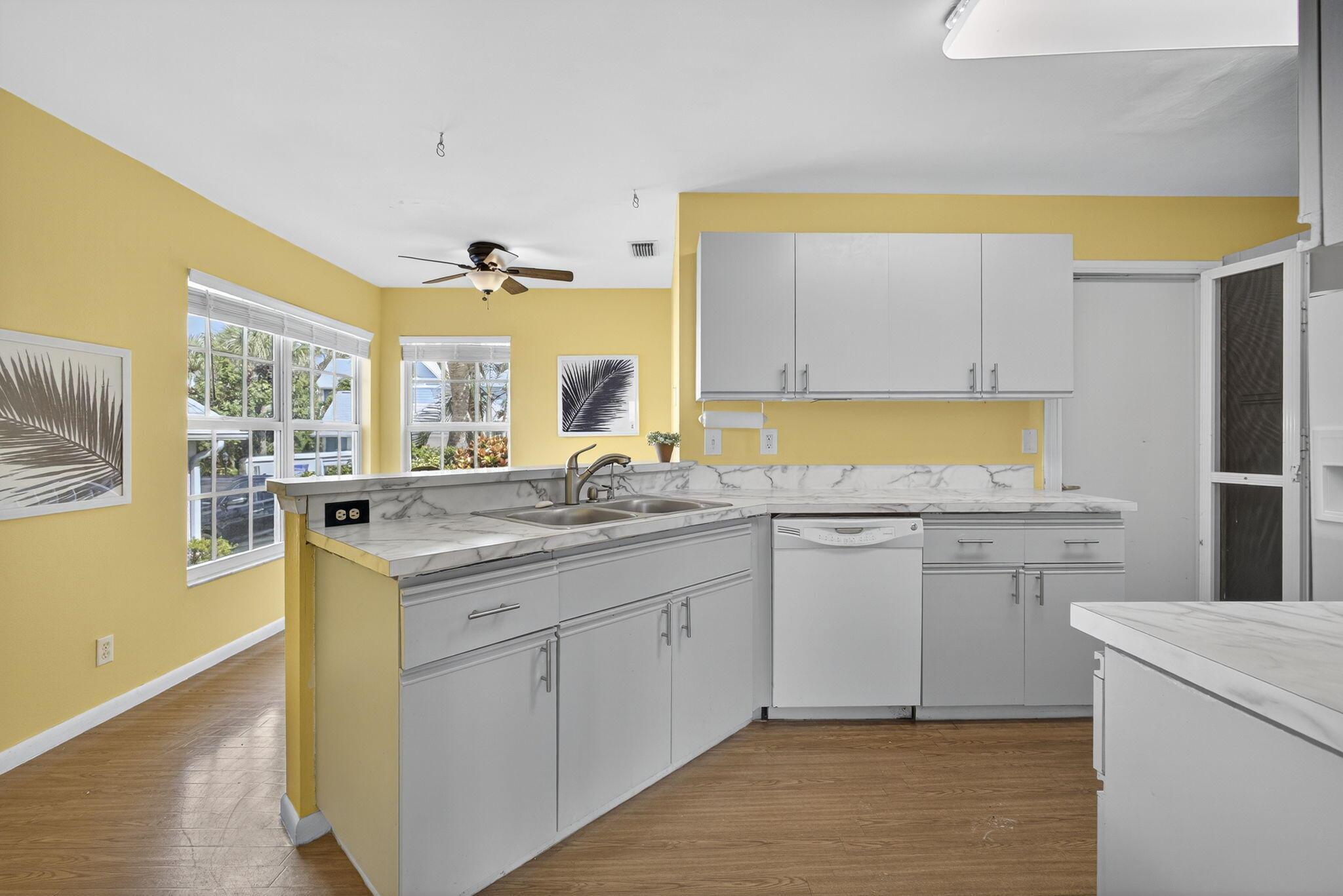 VILLAS OF OCEAN DUNES 4 - Residential