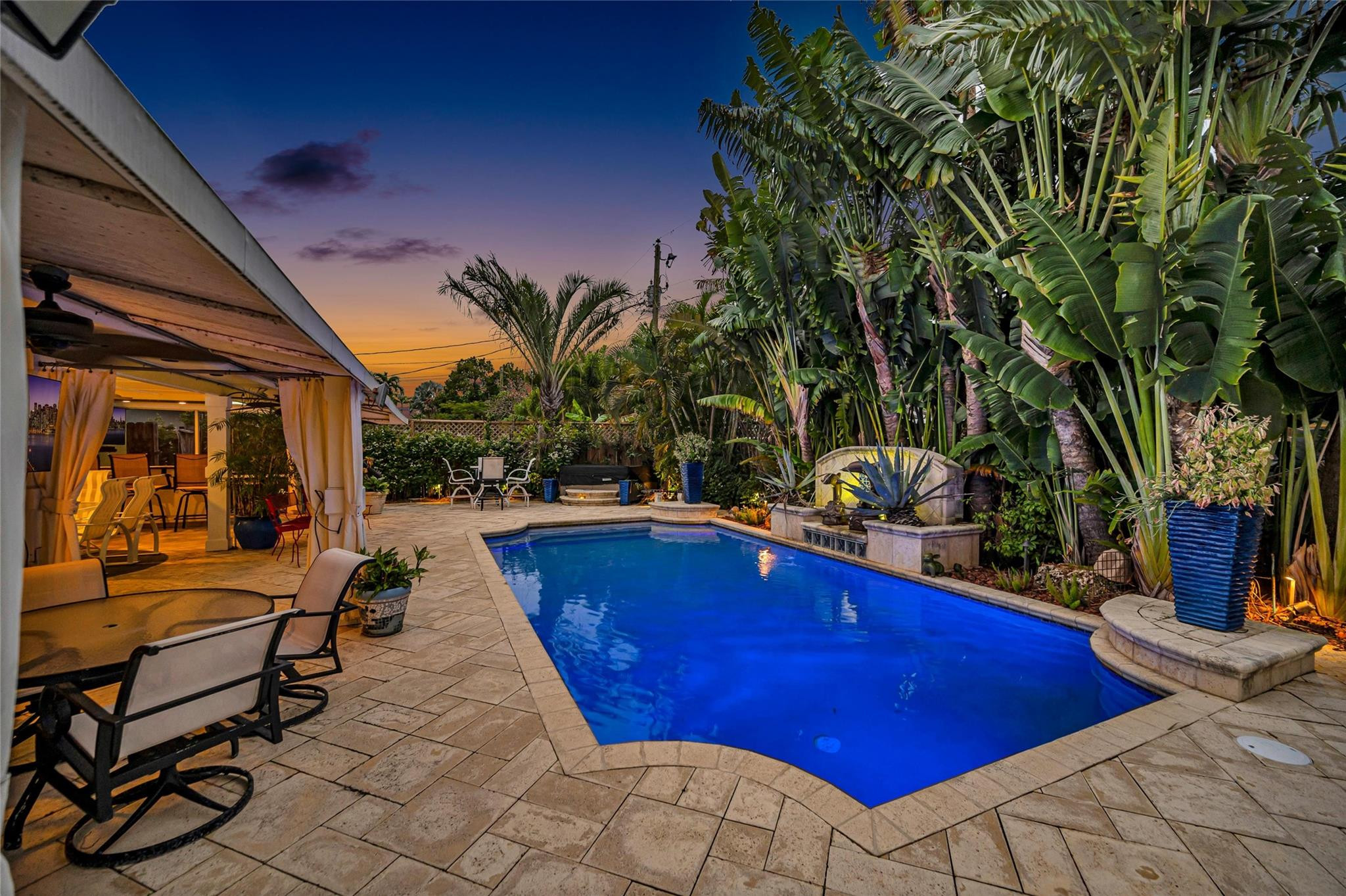 Coral Woods 33-25 B - Residential