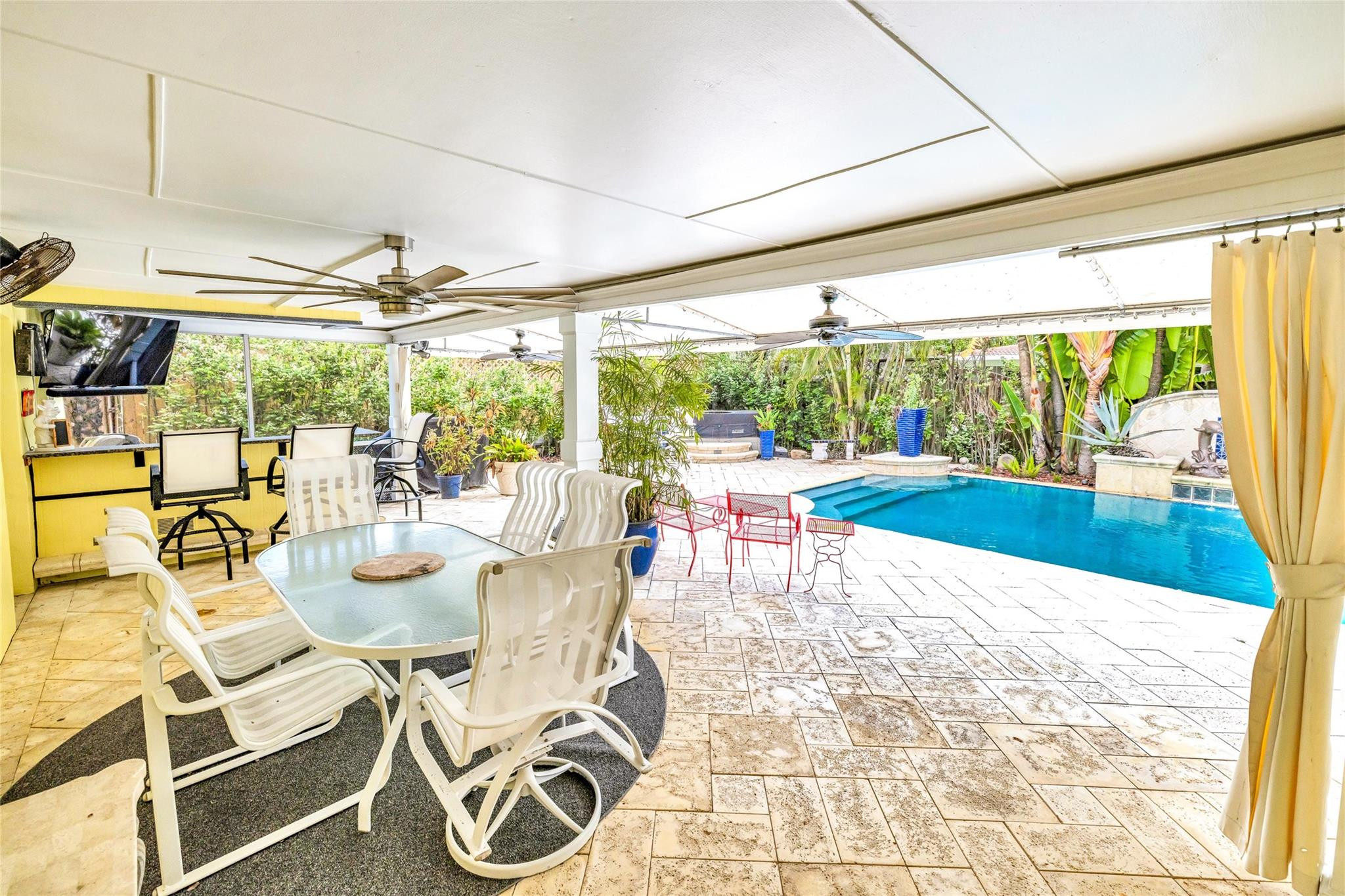 Coral Woods 33-25 B - Residential