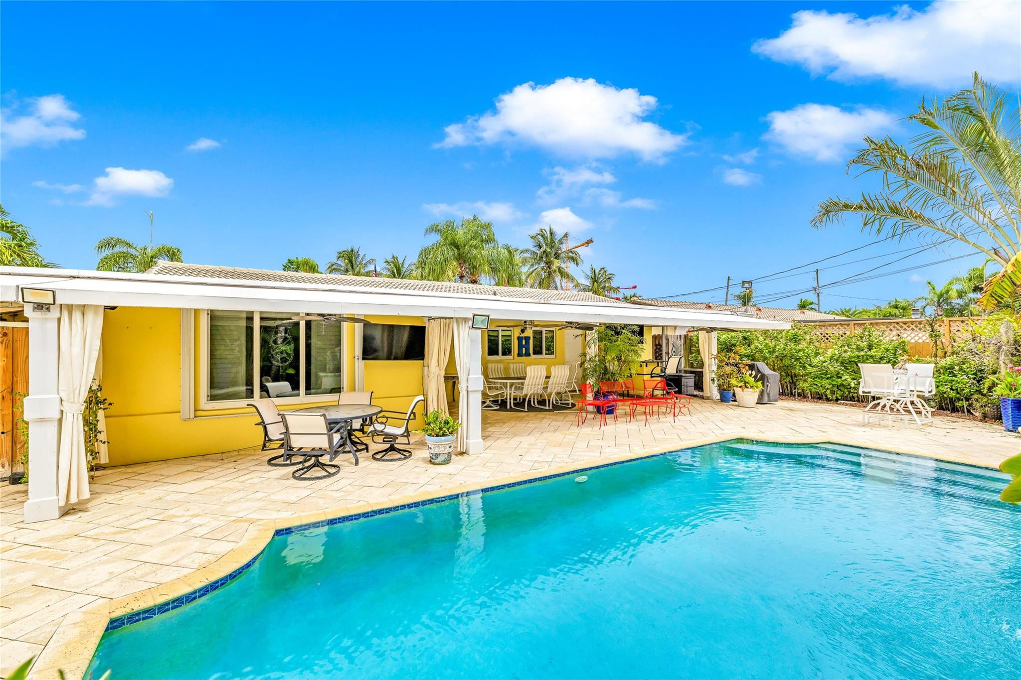 Coral Woods 33-25 B - Residential