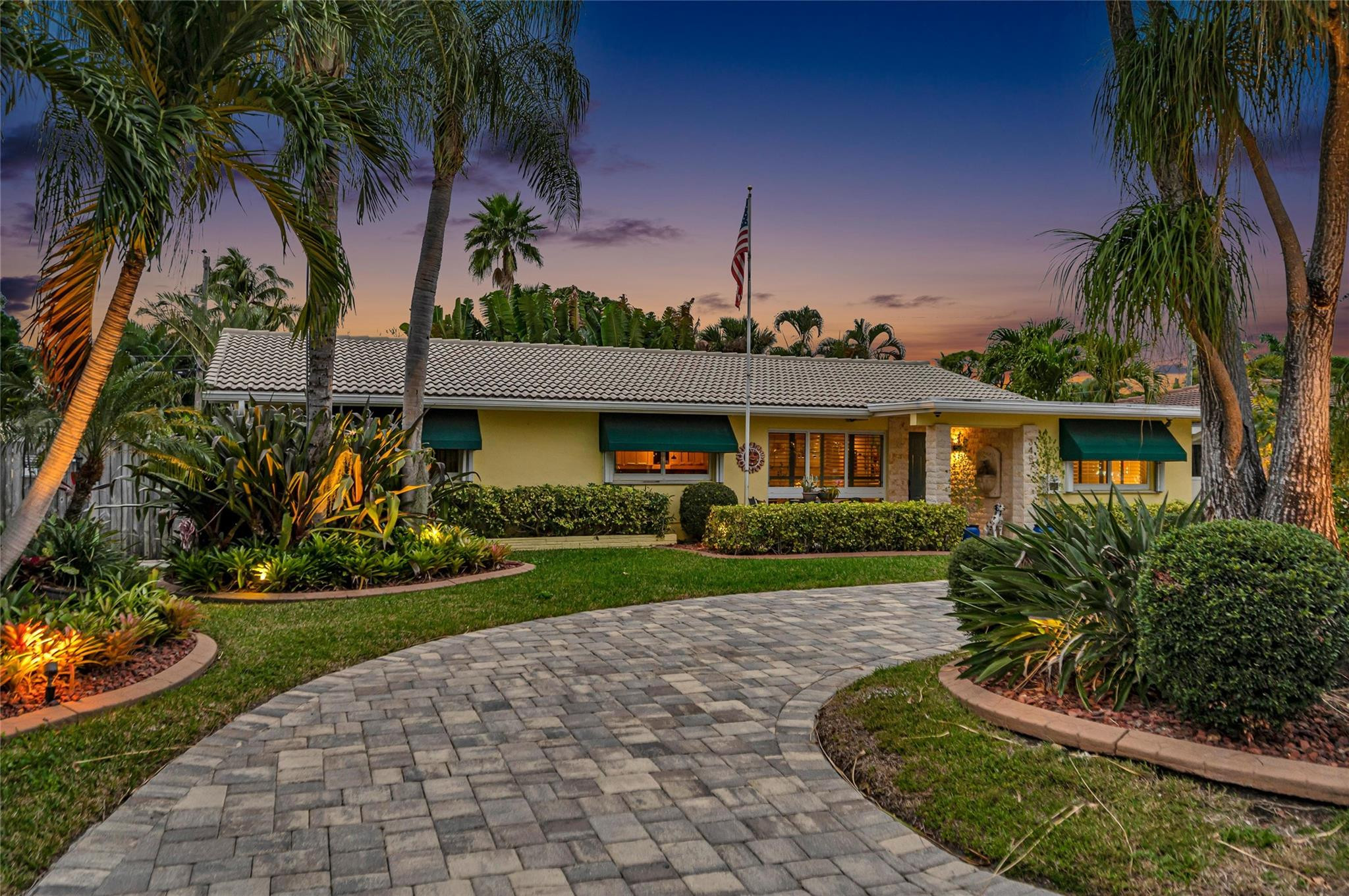 Coral Woods 33-25 B - Residential