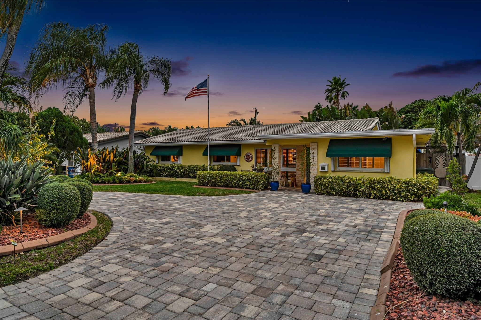 Coral Woods 33-25 B - Residential