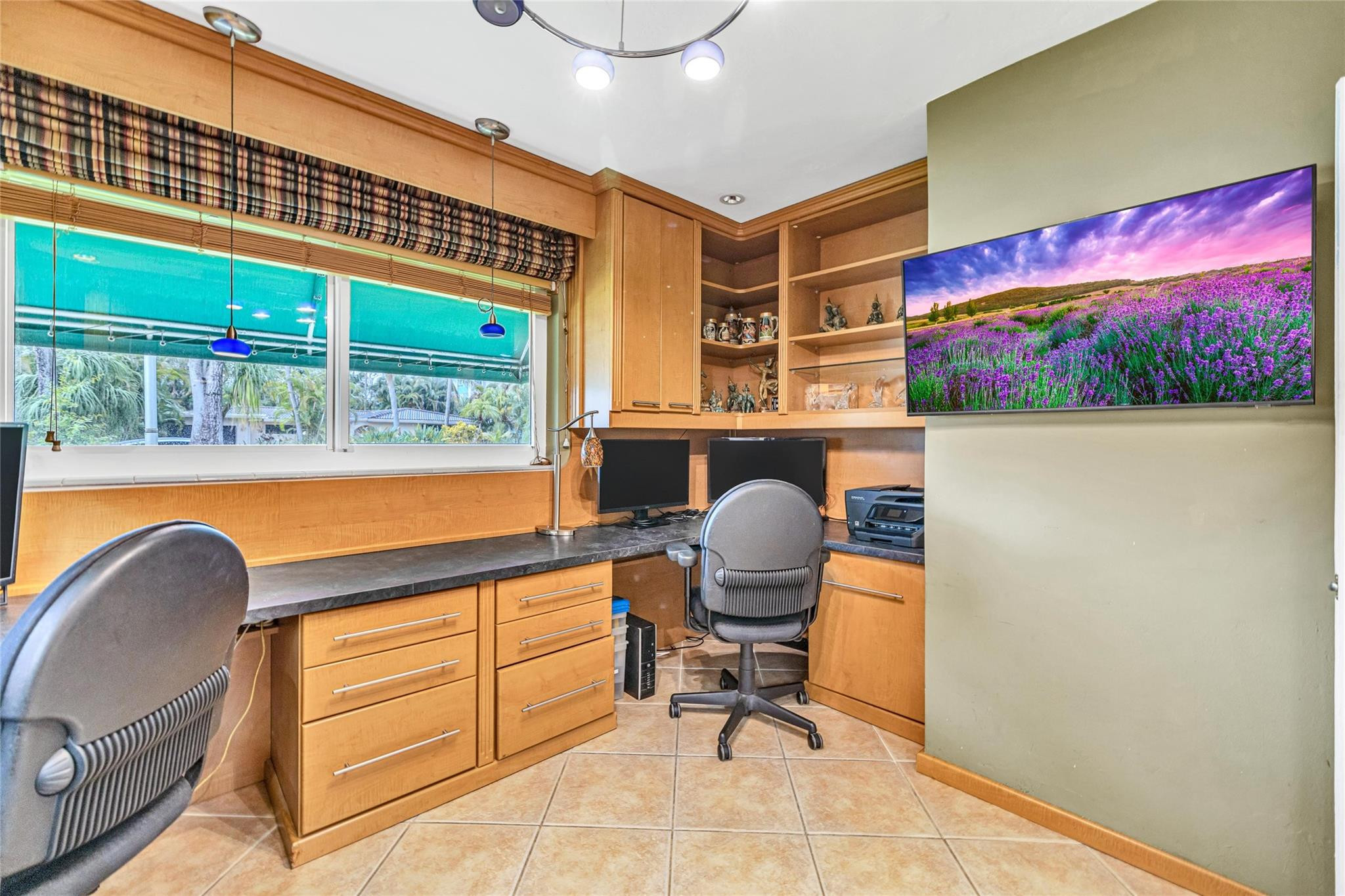 Coral Woods 33-25 B - Residential