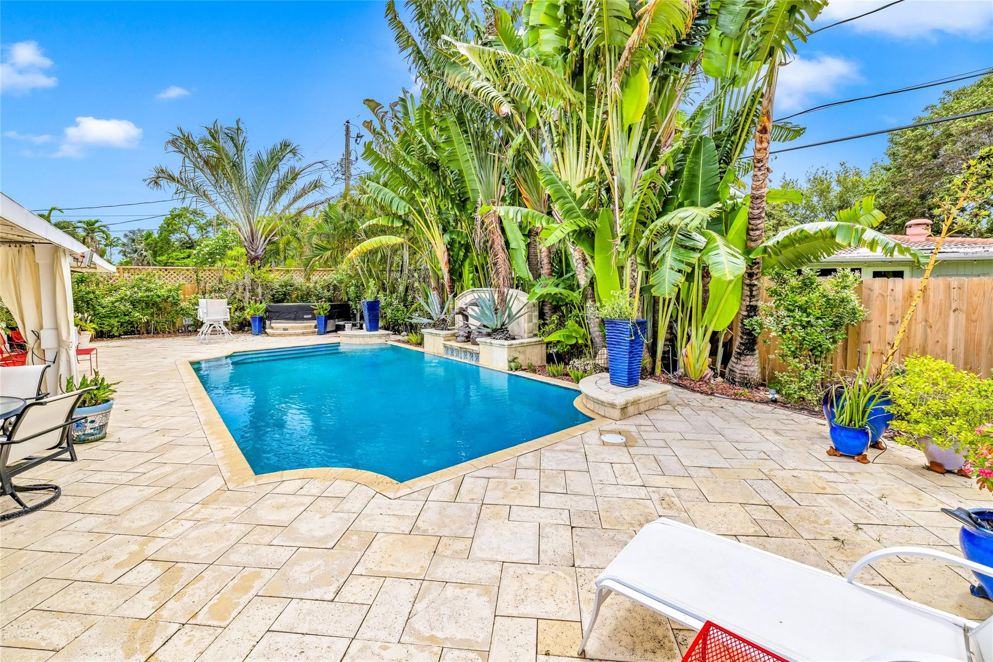 Coral Woods 33-25 B - Residential