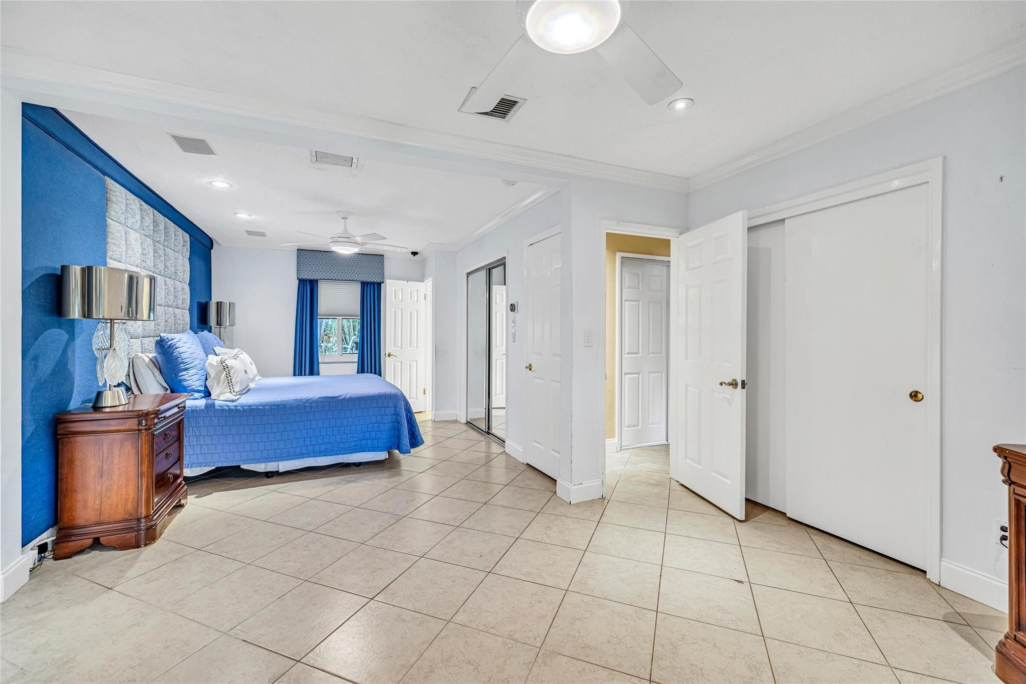 Coral Woods 33-25 B - Residential