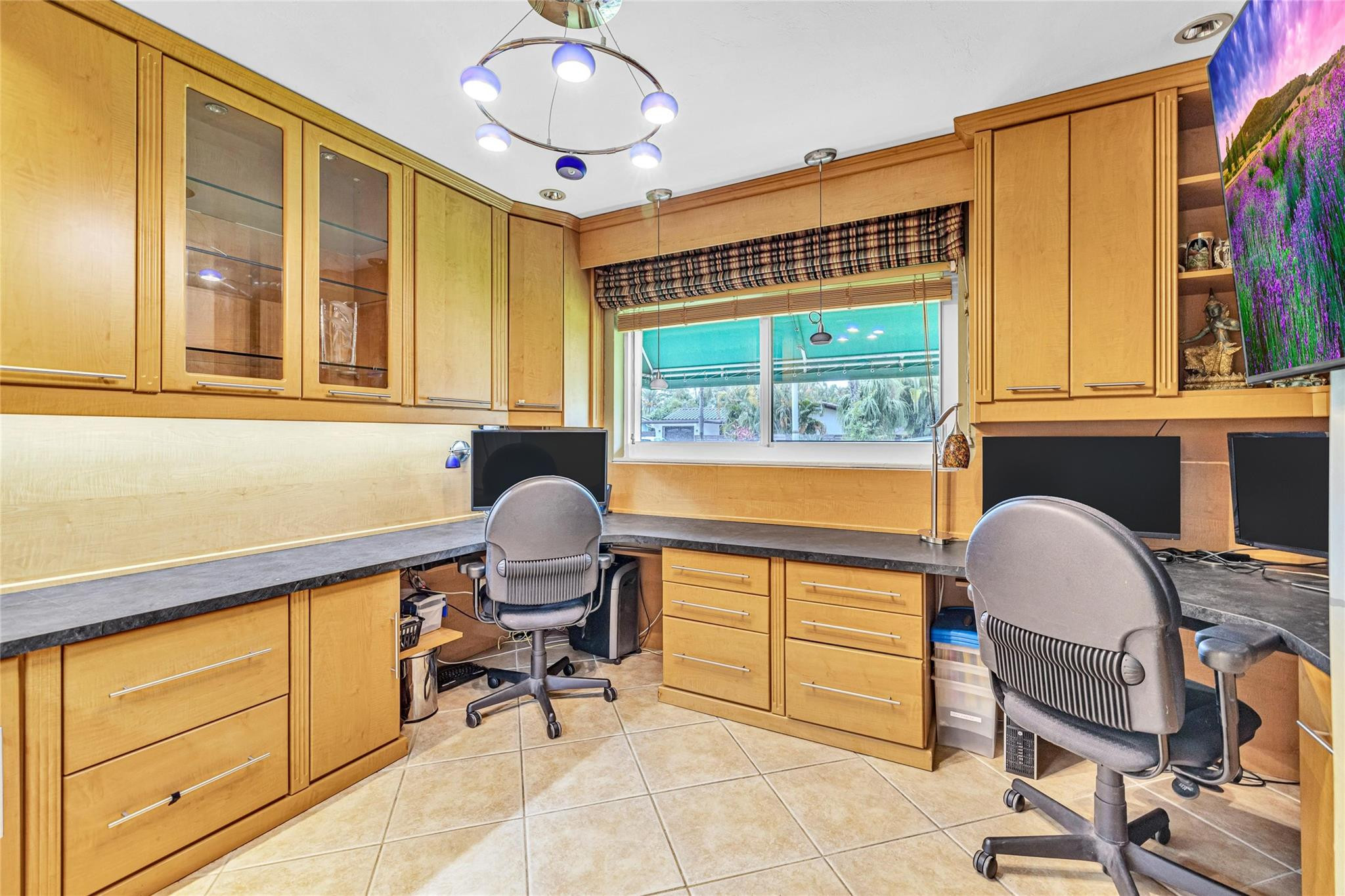 Coral Woods 33-25 B - Residential