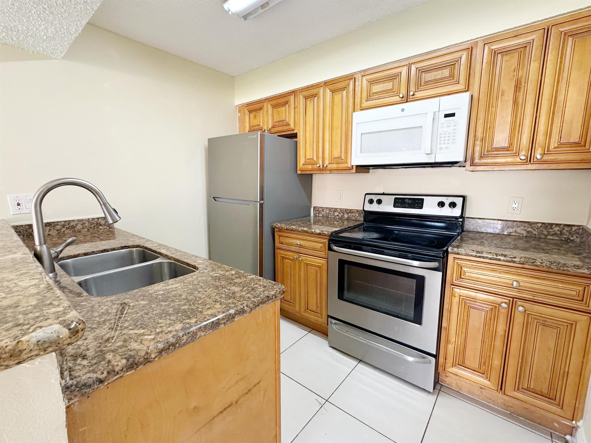 1241 SW 46th Avenue 1008