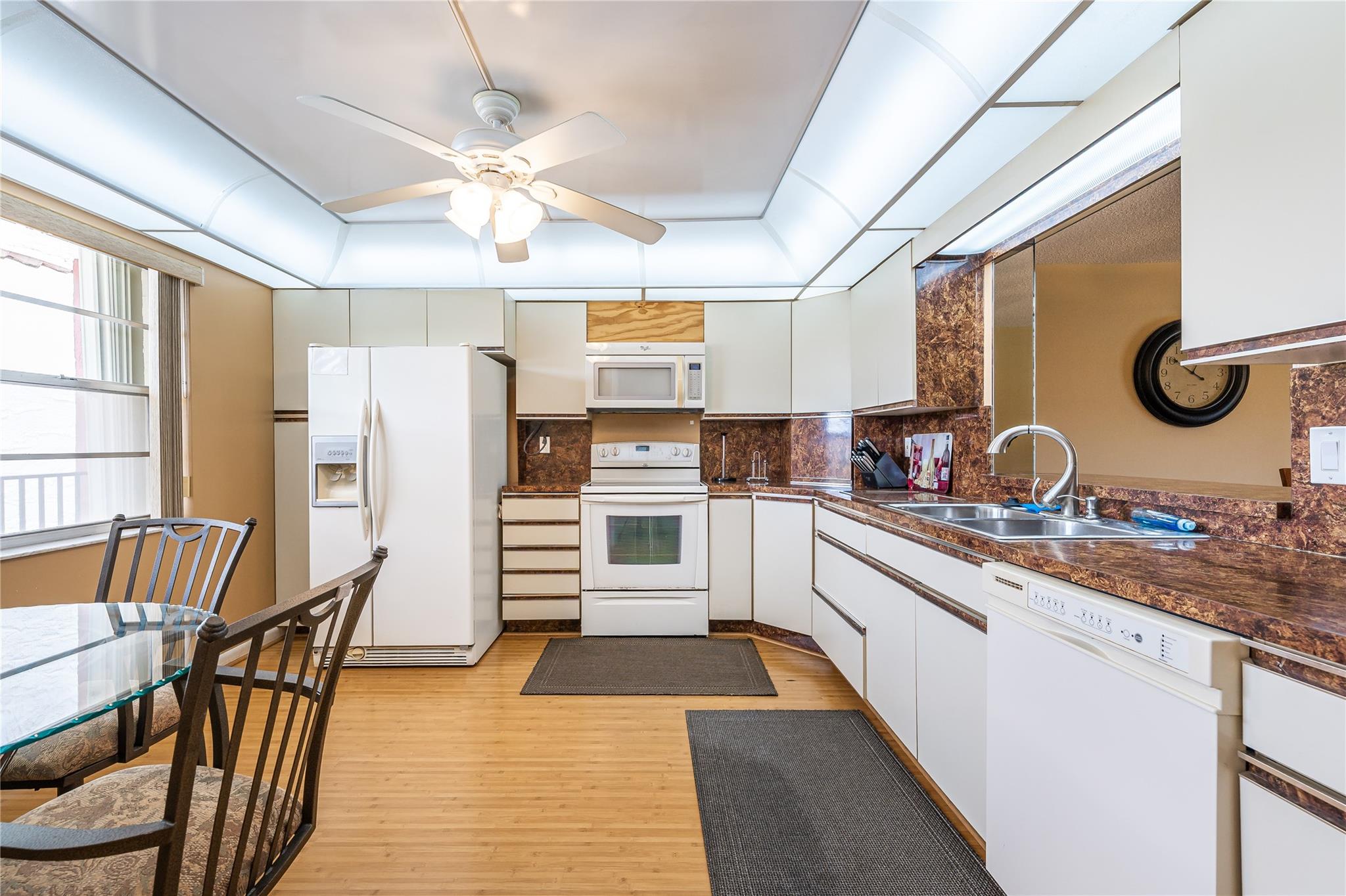 271 S Hollybrook Dr 304