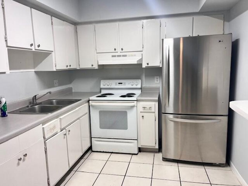 Photo of 1195 NW 16th Avenue NW #13, Boca Raton, FL 33486 (MLS # B26005402)