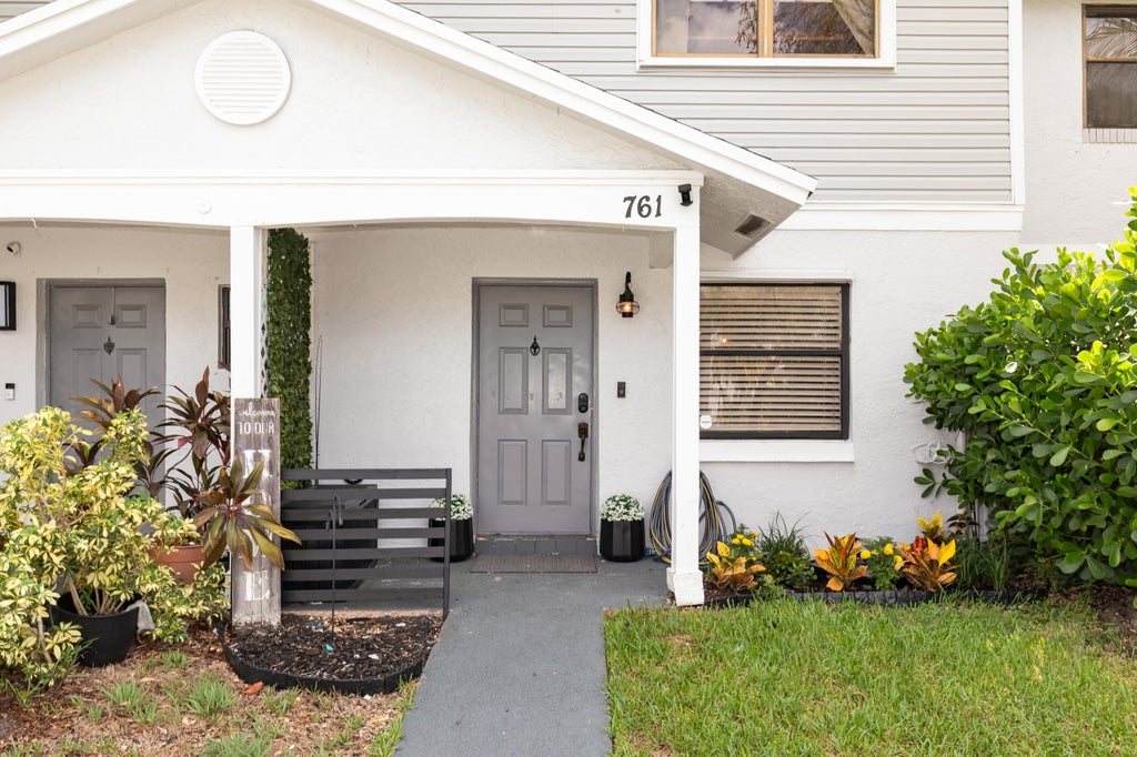 Photo of 761 NW 106th Avenue, Pembroke Pines, FL 33026 (MLS # B26066516)