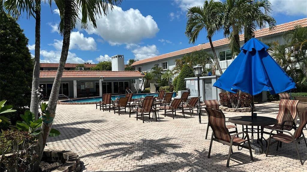 OAKLAND GROVE VILLAGE CONDO - Residential