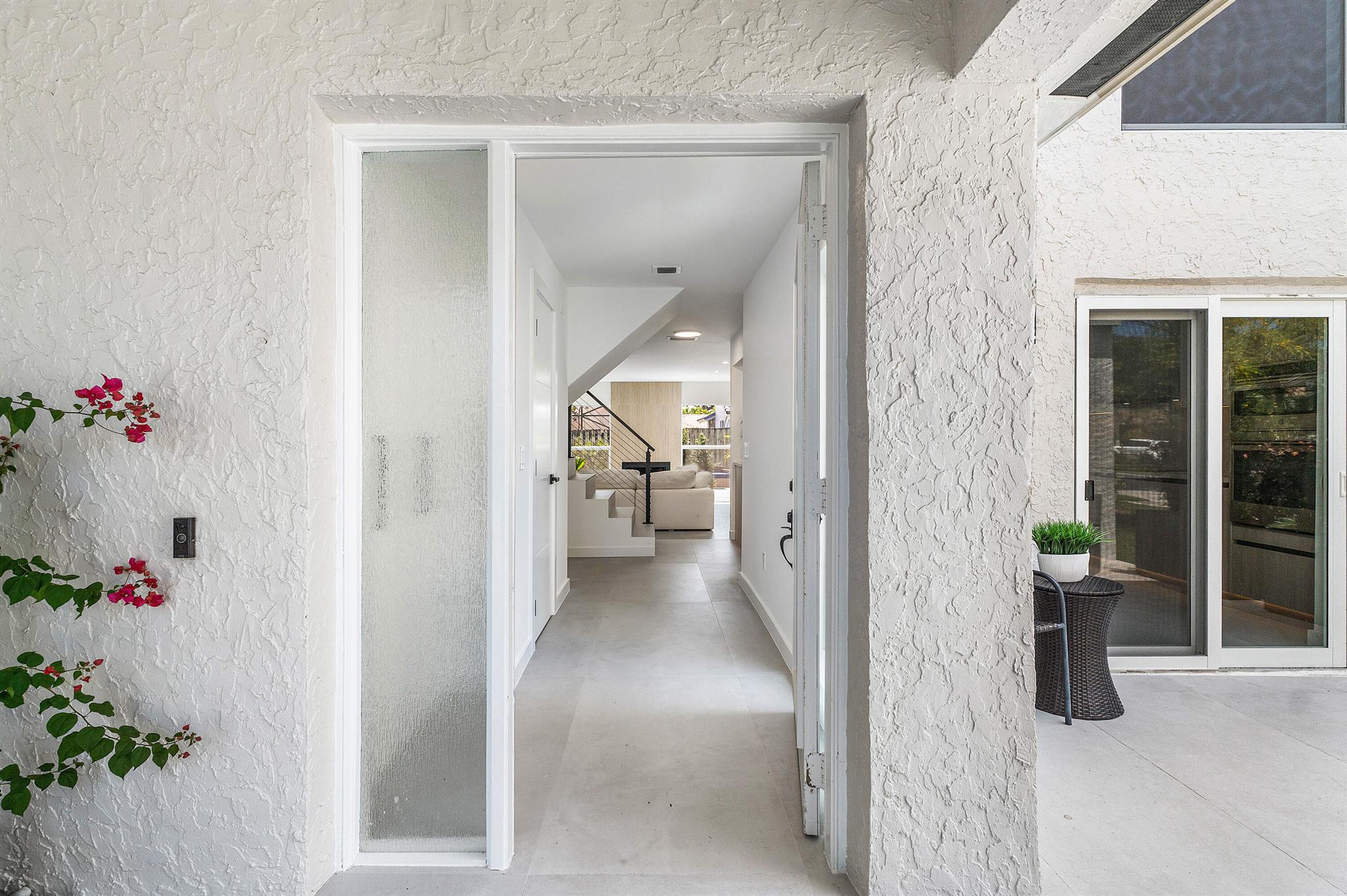 6734 Canary Palm Circle