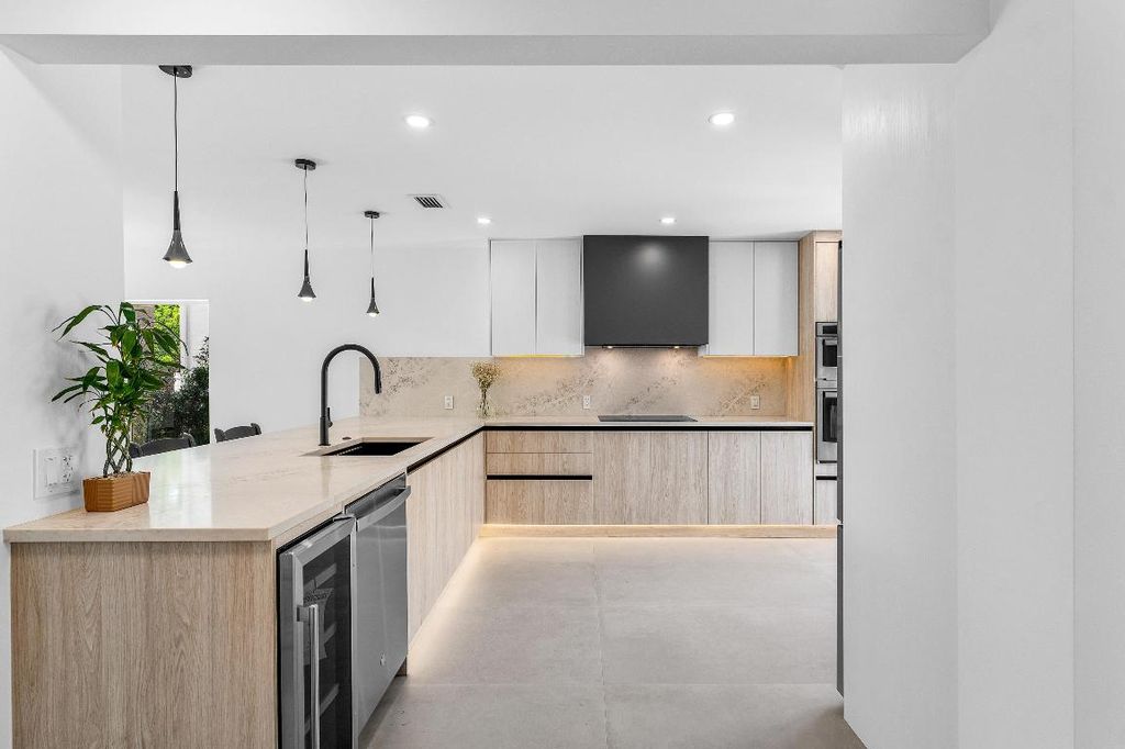 Photo of 6734 Canary Palm Circle, Boca Raton, FL 33433 (MLS # R11097788)